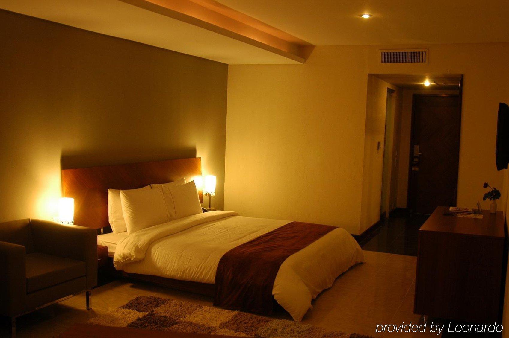 Hotel One Сіялкот Номер фото